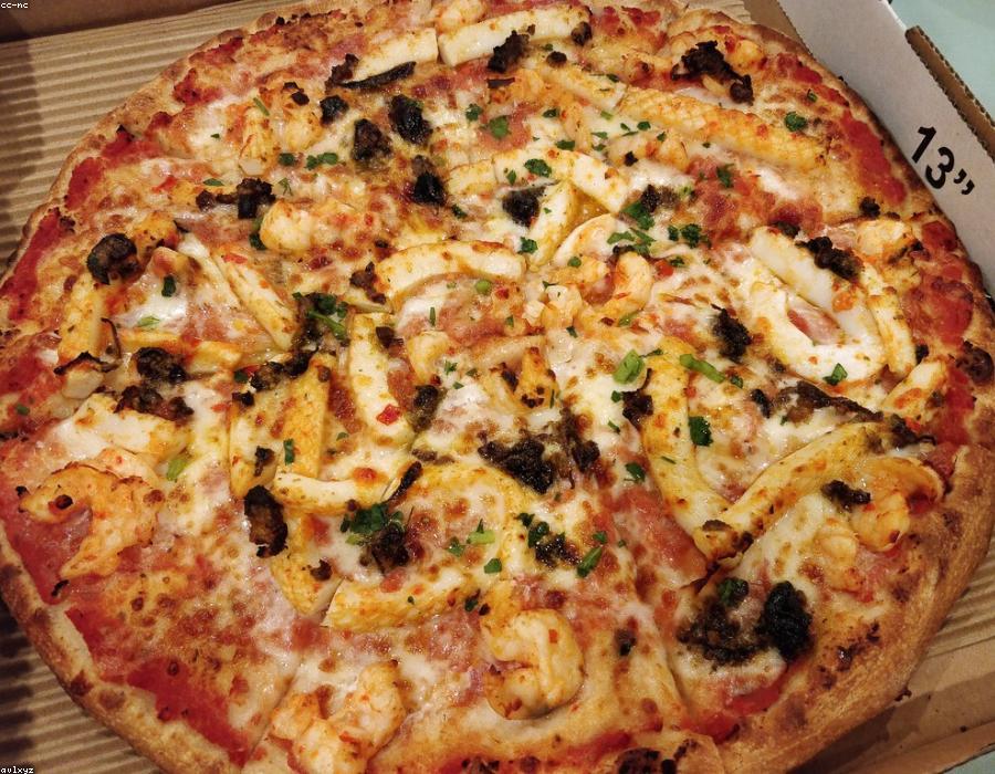 Seafood Pizza